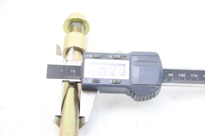 photo de EJE DE LA RUEDA DELANTERA APOLLO RFZ 150 - Zoom estado de uso