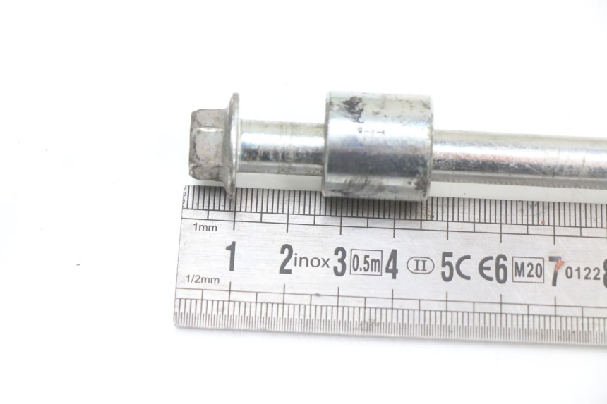 photo de EJE DE LA RUEDA DELANTERA TNT MOTOR ROMA 10' 4T 50 (2019 - 2022) - Zoom estado de uso