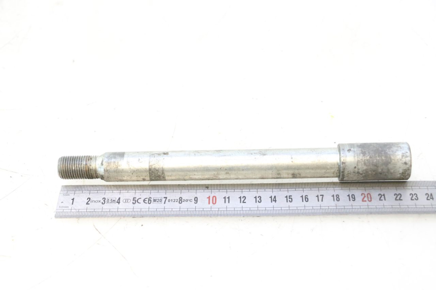 photo de EJE RUEDA DELANTERO MZ RT 125 (2000 - 2008) - Primer plano técnico