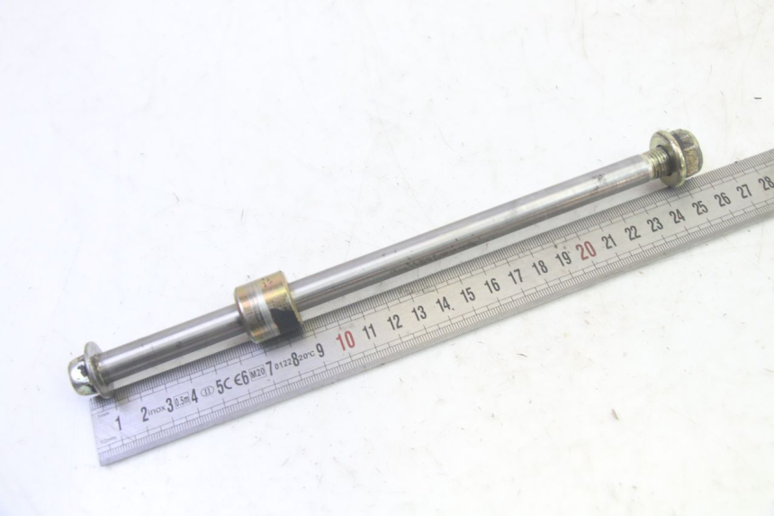 photo de EJE RUEDA DELANTERA DAELIM S1 125 (2007 - 2016) - Zoom estado de uso