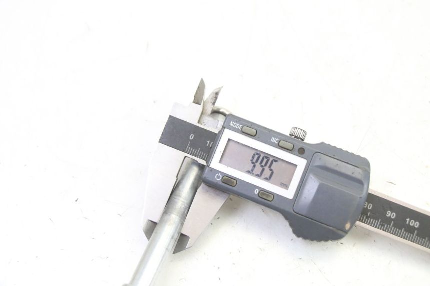 photo de EJE RUEDA DELANTERO HERO S10 1 - Detalle de la pieza