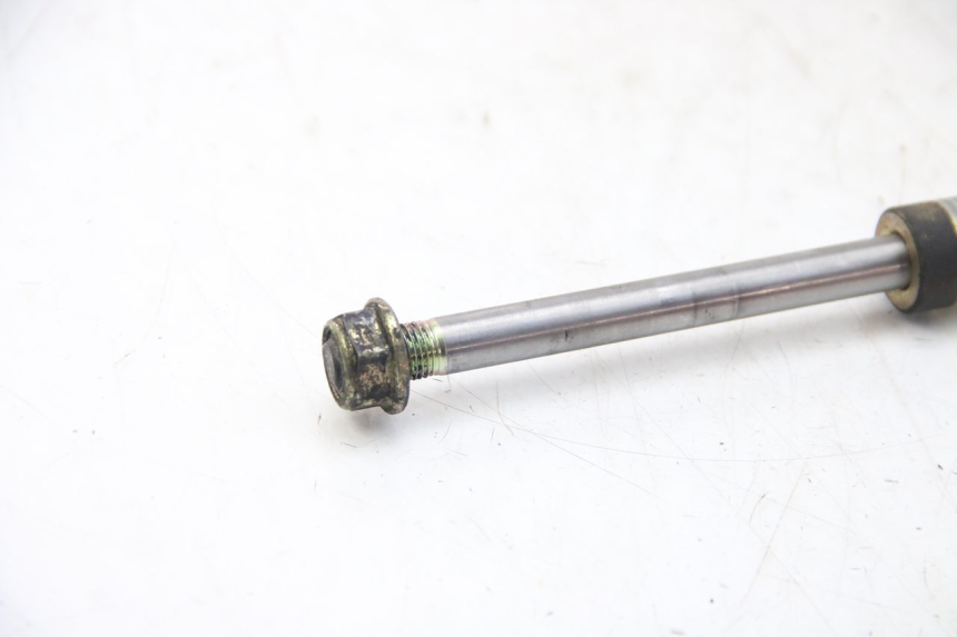 photo de EJE DE LA RUEDA DELANTERA DAELIM S3 125 (2010 - 2017) - Otra perspectiva