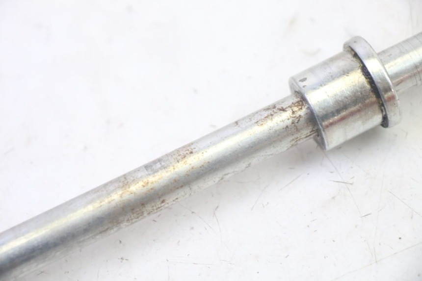 photo de EJE RUEDA DELANTERO JM MOTORS SANTANA EVO 50 (2024 - 2026) - Zoom estado de uso