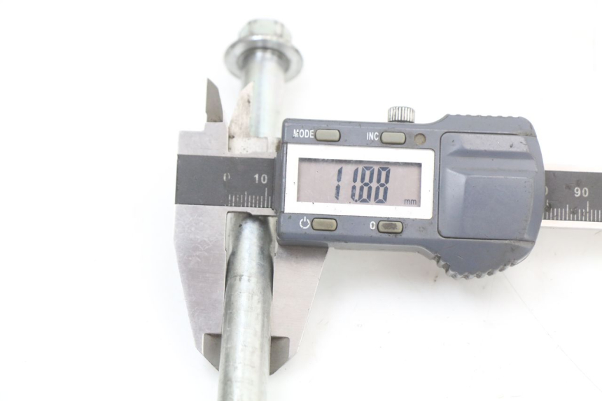 photo de EJE DE LA RUEDA DELANTERA JM MOTORS SANTANA 50 (2014 - 2023) - Otra perspectiva