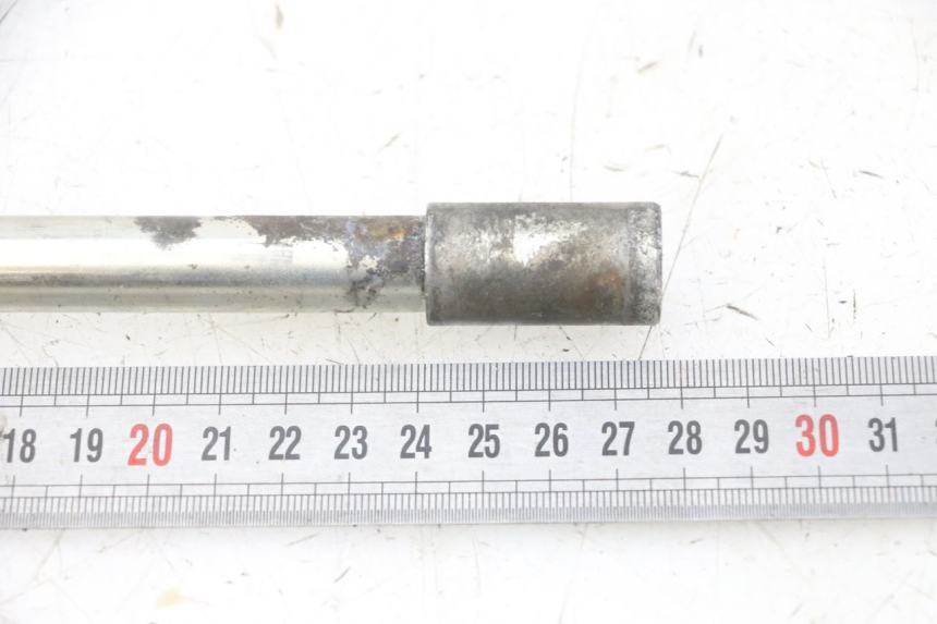 photo de EJE RUEDA DELANTERO PEUGEOT SATELIS 125 (2013 - 2018) - Otra perspectiva