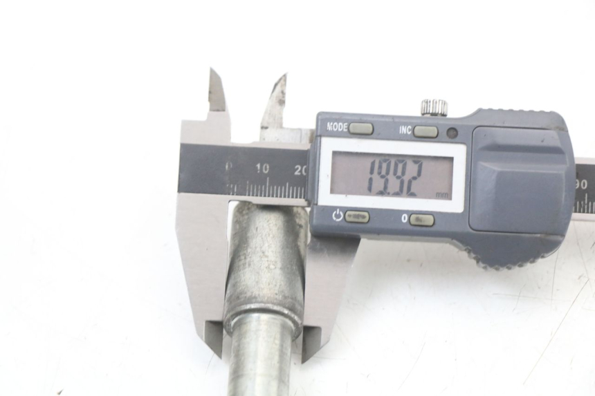 photo de EJE RUEDA DELANTERO APRILIA SCARABEO GT 125 (1999 - 2007) - Otra perspectiva