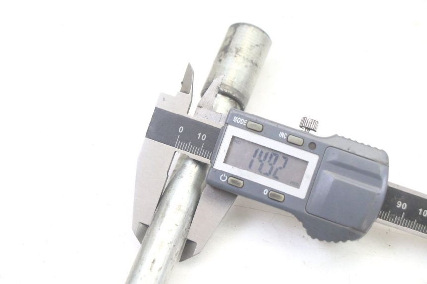 photo de EJE RUEDA DELANTERO APRILIA SCARABEO GT TOURING 125 (1999 - 2005) - Vista general del producto