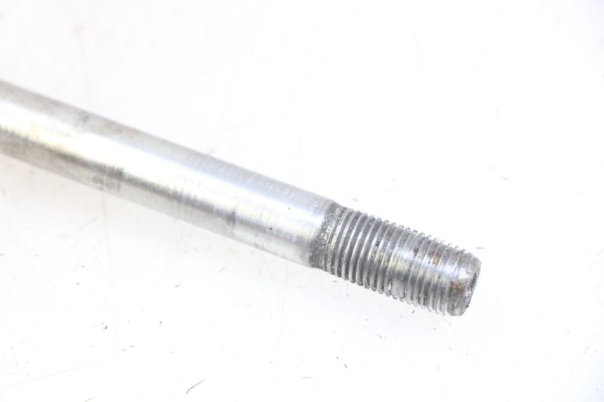 photo de EJE DE LA RUEDA DELANTERA APRILIA SCARABEO 100 (2003 - 2012) - Detalles de los puntos de fijación