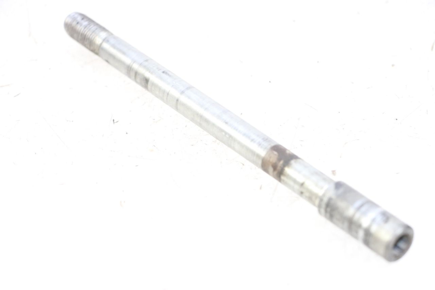 photo de EJE DE LA RUEDA DELANTERA APRILIA SCARABEO 100 (2003 - 2012) - Primer plano técnico