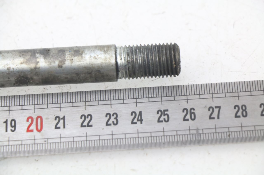 photo de EJE DE LA RUEDA DELANTERA PEUGEOT SPEEDFIGHT 3 AIR 50 (2009 - 2015) - Zoom estado de uso