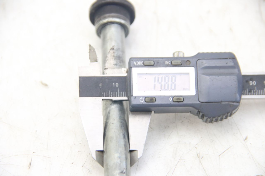 photo de EJE DE LA RUEDA DELANTERA YAMAHA SR 125 (1982 - 2003) - Otra perspectiva