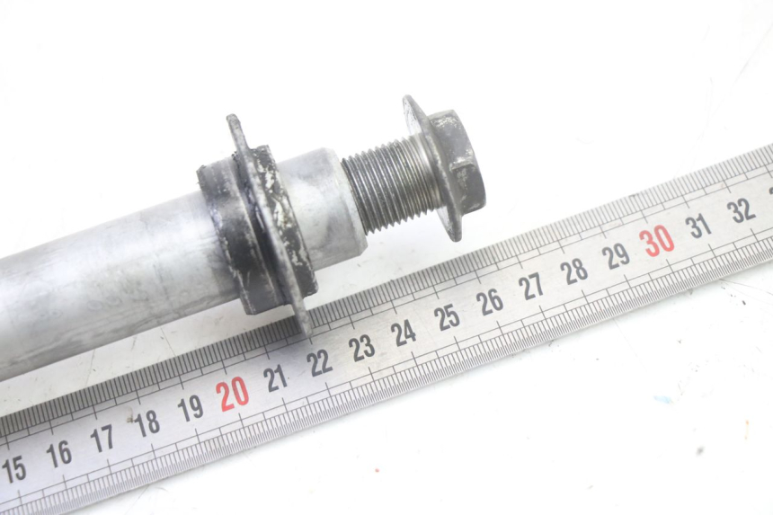 photo de EJE RUEDA DELANTERO HONDA ST PAN EUROPEAN 1300 (2002 - 2013) - Otra perspectiva