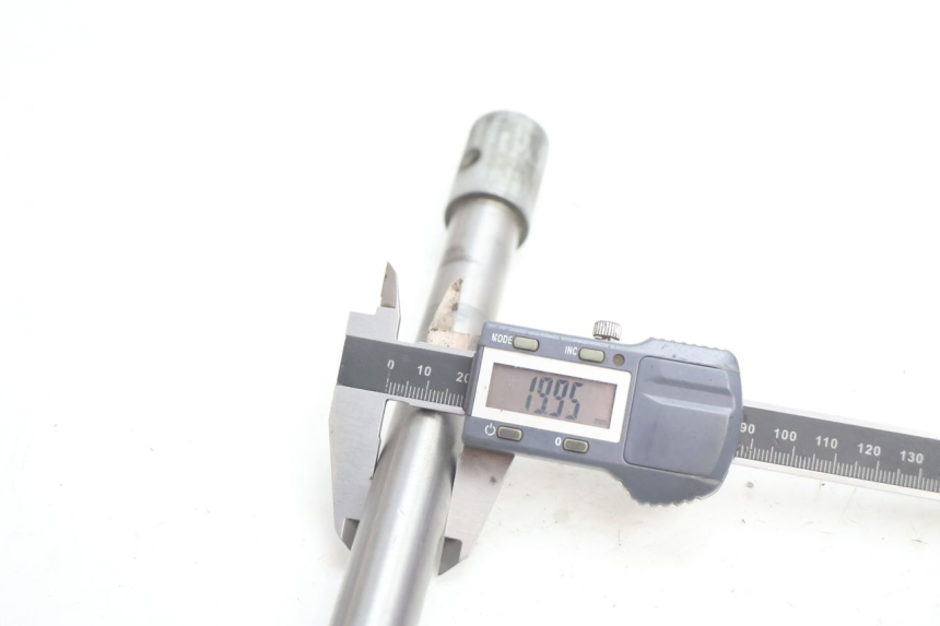 photo de EJE RUEDA DELANTERO HONDA ST PAN EUROPEAN 1100 (1990 - 2002) - Vista general del producto