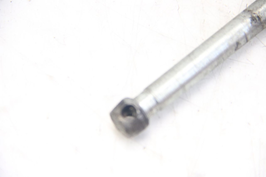 photo de EJE DE LA RUEDA DELANTERA JAWA STELLA BABETTA 134 50 - Zoom estado de uso