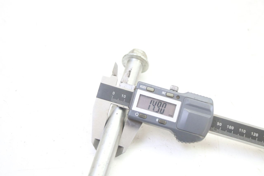 photo de EJE RUEDA DELANTERO PEUGEOT STREETZONE I NAKED 2T 50 (2018 - 2020) - Primer plano técnico