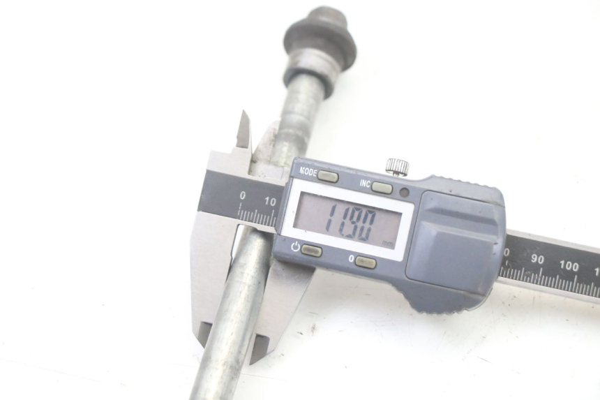 photo de EJE RUEDA DELANTERO SUZUKI BURGMAN 125 (2015 - 2017) - Primer plano técnico