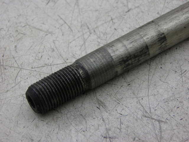 photo de EJE RUEDA DELANTERO SUZUKI BURGMAN EXECUTIVE 650 (2008 - 2010) - Detalle de la pieza