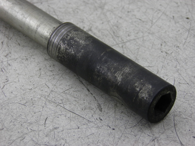 photo de EJE RUEDA DELANTERO SUZUKI BURGMAN EXECUTIVE 650 (2008 - 2010) - Zoom estado de uso