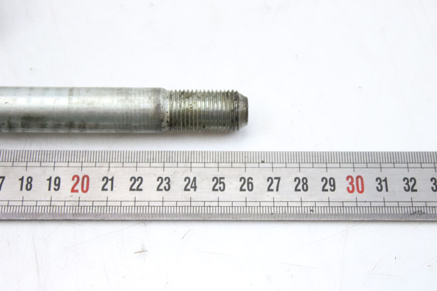 photo de EJE DE LA RUEDA DELANTERA SUZUKI SV S 650 (1999 - 2002) - Otra perspectiva