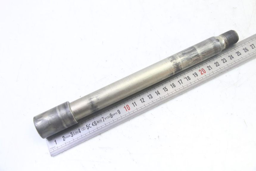 photo de EJE RUEDA DELANTERO YAMAHA TDM ABS 900 (2002 - 2014) - Zoom estado de uso