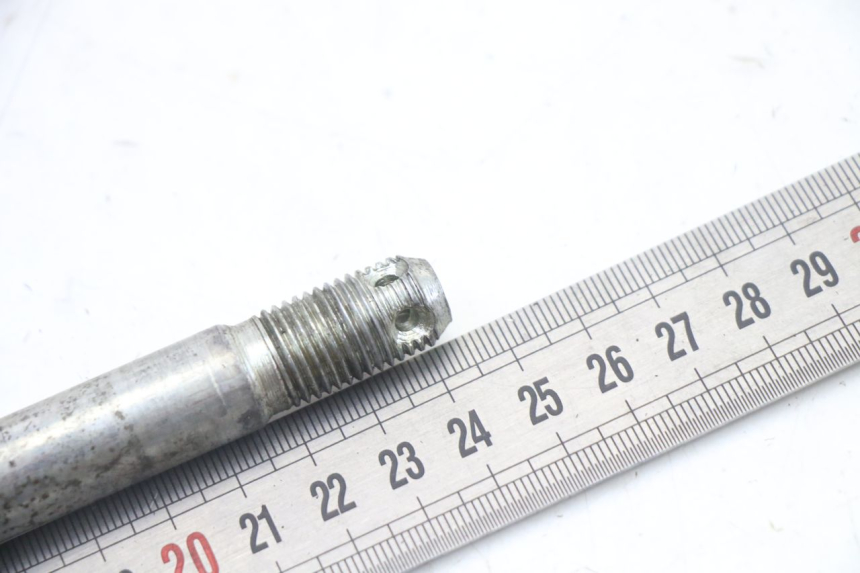 photo de EJE RUEDA DELANTERO YAMAHA TDR DELTABOX 125 (1997 - 2003) - Otra perspectiva