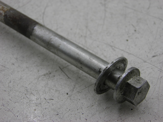 photo de EJE RUEDA DELANTERO TNT MOTOR ROMA 10' 4T 50 (2007 - 2018) - Zoom estado de uso