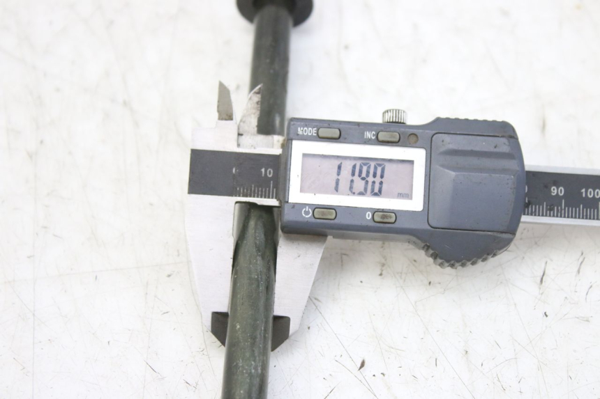 photo de EJE DE LA RUEDA DELANTERA PEUGEOT TWEET 4T 50 (2010 - 2014) - Zoom estado de uso