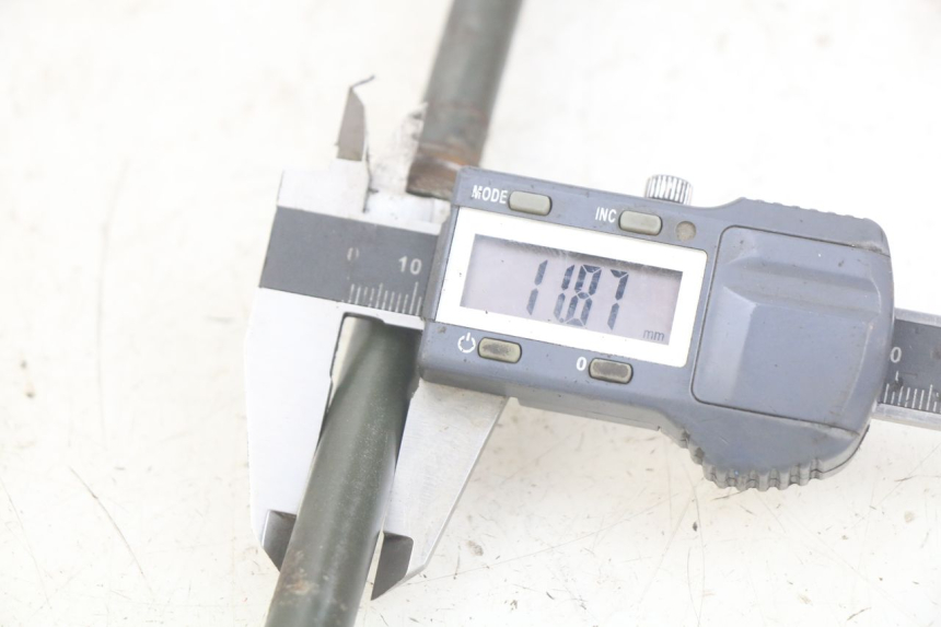 photo de EJE DE LA RUEDA DELANTERA PEUGEOT TWEET 4T 50 (2018 - 2022) - Detalle de la pieza