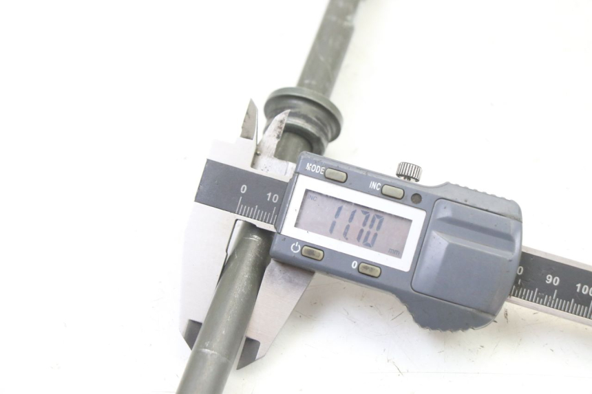 photo de EJE DE LA RUEDA DELANTERA PEUGEOT TWEET 4T 50 (2014 - 2019) - Primer plano técnico