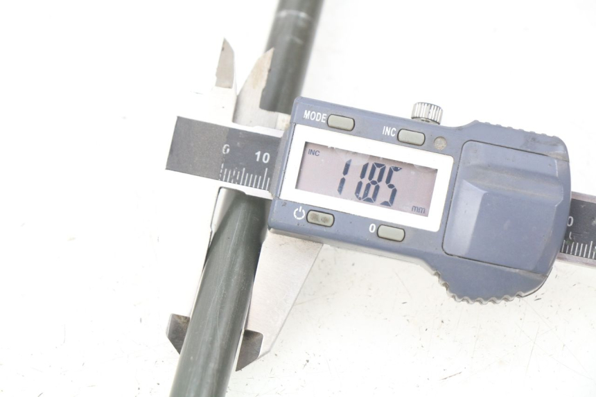 photo de EJE RUEDA DELANTERO PEUGEOT TWEET ACTIVE 4T 50 (2018 - 2022) - Otra perspectiva