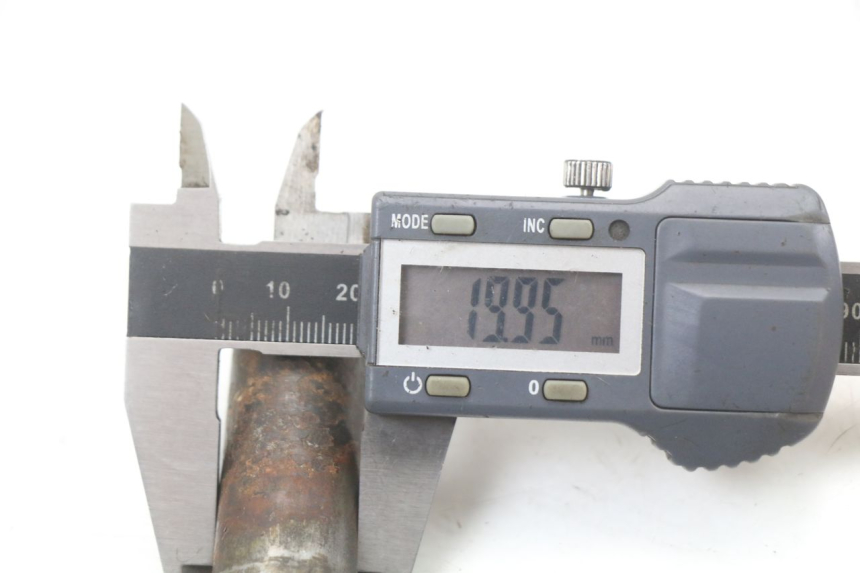 photo de EJE DE LA RUEDA DELANTERA KEEWAY TX 50 (2008 - 2015) - Zoom estado de uso