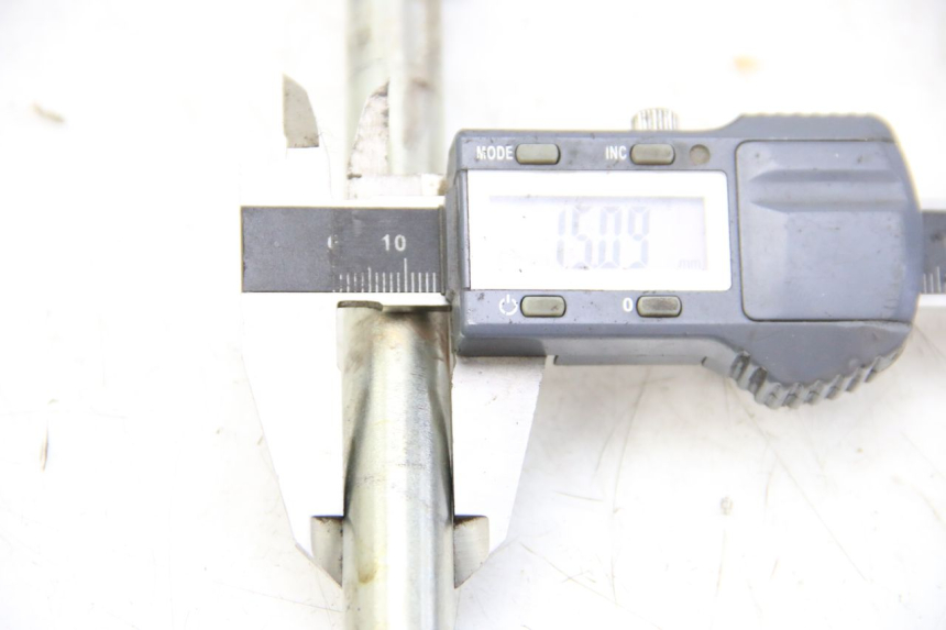 photo de EJE DE LA RUEDA DELANTERA PEUGEOT VIVACITY NEW 2T 50 (2008 - 2017) - Detalle de la pieza