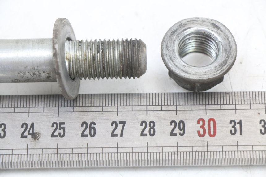 photo de EJE RUEDA DELANTERO PEUGEOT VIVACITY NEW 4T 50 (2008 - 2017) - Zoom estado de uso