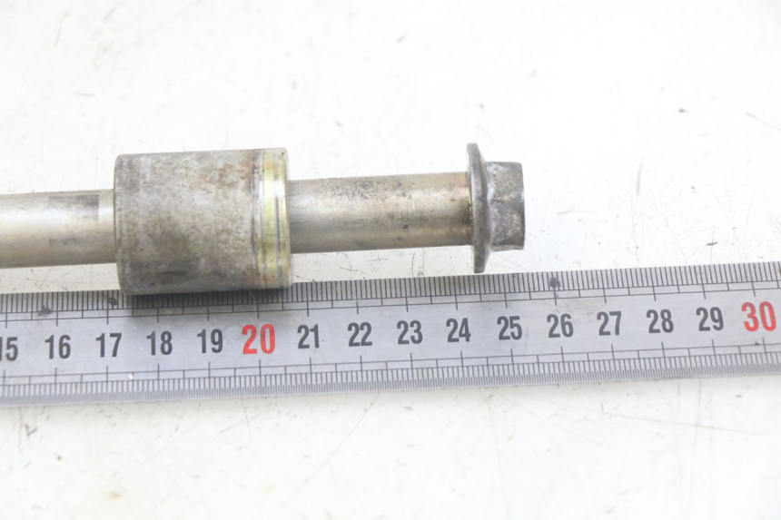 photo de EJE DE LA RUEDA DELANTERA DAELIM VL DAYSTAR 125 (2000 - 2011) - Otra perspectiva