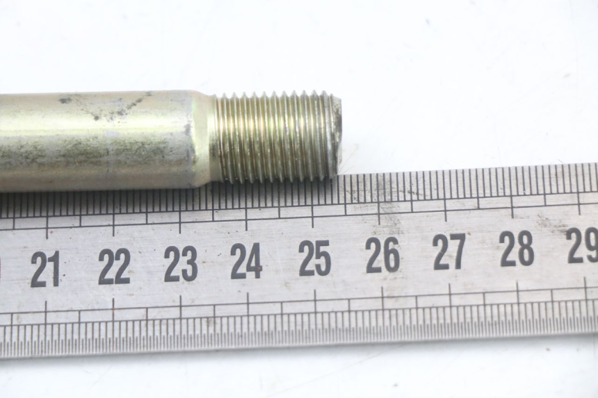 photo de EJE DE LA RUEDA DELANTERA DAELIM VL DAYSTAR 125 (2000 - 2011) - Zoom estado de uso