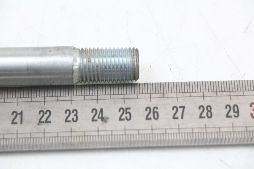 photo de EJE RUEDA DELANTERO SUZUKI VL INTRUDER 125 (2004 - 2007) - Zoom estado de uso