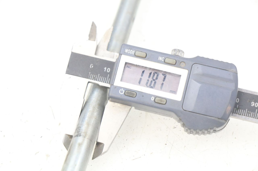 photo de EJE DE LA RUEDA DELANTERA TGB X-MOTION XMOTION 125 (2008 - 2014) - Otra perspectiva