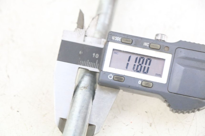 photo de EJE DE LA RUEDA DELANTERA SYM X-PRO 4T 50 (2014 - 2021) - Detalle de la pieza