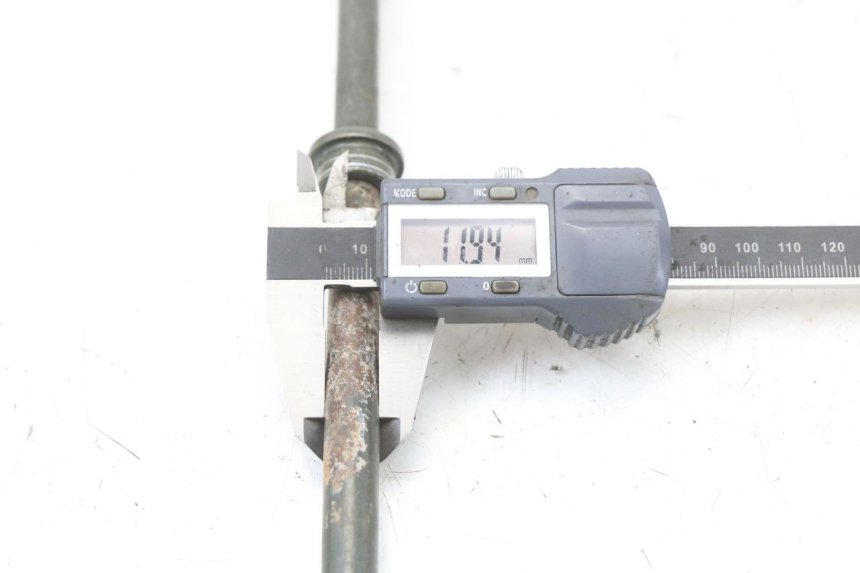 photo de EJE DE LA RUEDA DELANTERA SYM X-PRO 4T 50 (2014 - 2021) - Zoom estado de uso