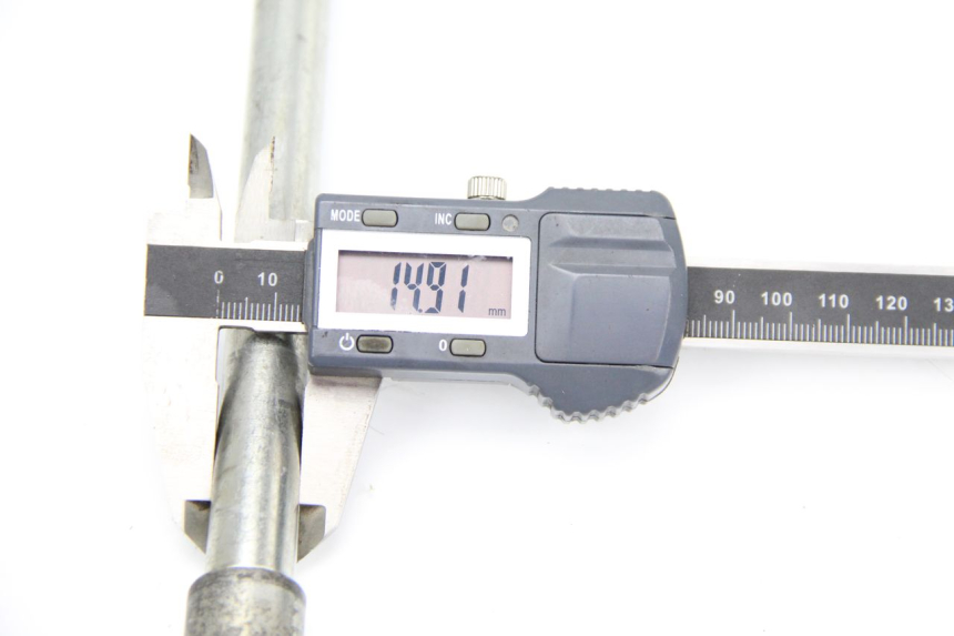 photo de EJE RUEDA DELANTERO PIAGGIO X9 125 (2000 - 2003) - Otra perspectiva