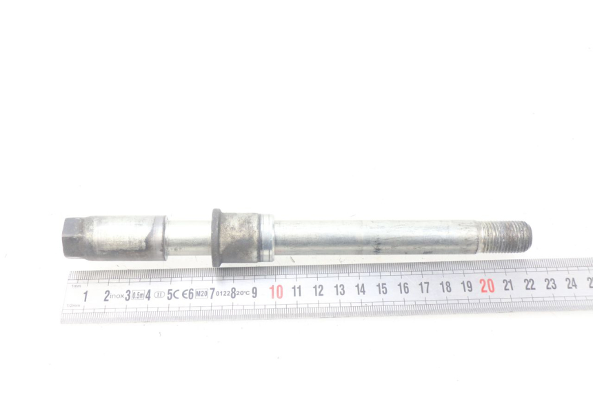 photo de EJE DE LA RUEDA DELANTERA SUZUKI XF FREEWIND 650 (1997 - 2003) - Zoom estado de uso