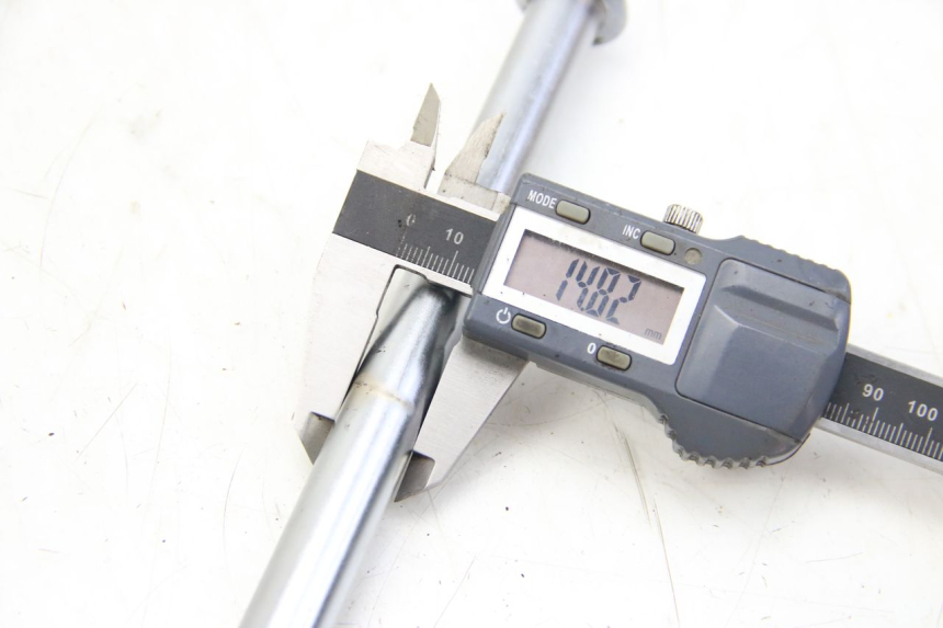 photo de EJE DE LA RUEDA DELANTERA YAMAHA XV VIRAGO 750 (1984 - 1998) - Detalle de la pieza