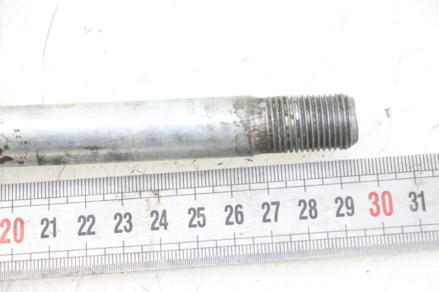 photo de EJE RUEDA DELANTERO YAMAHA XVS DRAG STAR DRAGSTAR 650 (1997 - 2007) - Detalle de la pieza