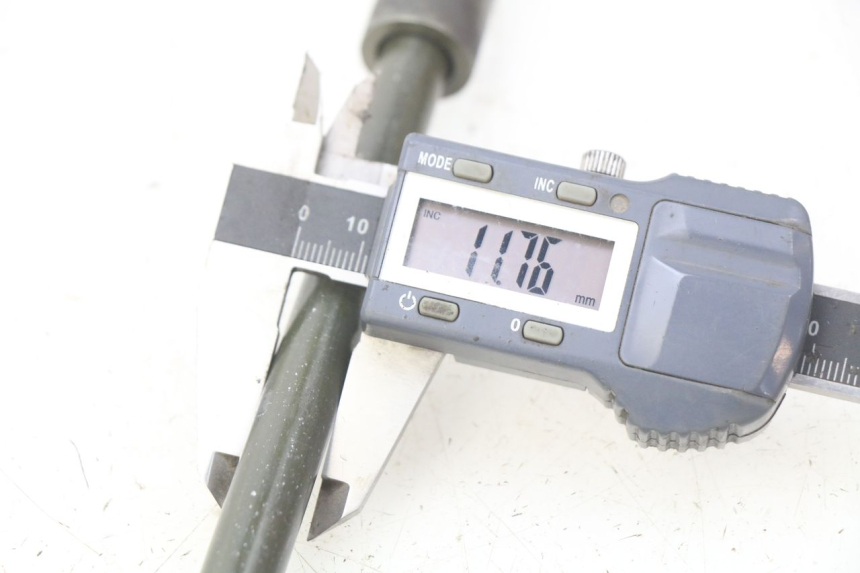 photo de EJE DE LA RUEDA DELANTERA YAMASAKI YM T 125 (2015 - 2020) - Otra perspectiva