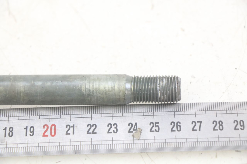 photo de EJE DE LA RUEDA DELANTERA YAMAHA YP MAJESTY 400 (2004 - 2008) - Otra perspectiva