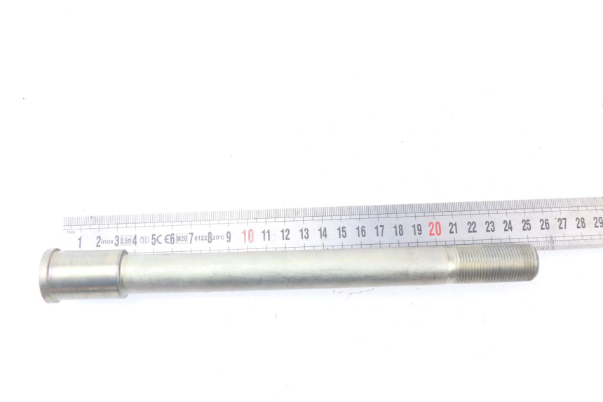 photo de EJE RUEDA DELANTERO KAWASAKI Z ABS 750 (2007 - 2013) - Zoom estado de uso