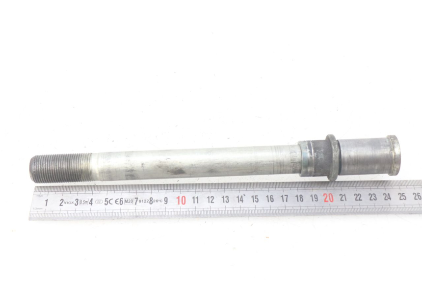 photo de EJE DE LA RUEDA DELANTERA KAWASAKI Z S 750 (2003 - 2006) - Zoom estado de uso