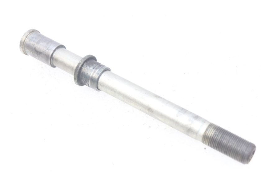 photo de EJE DE LA RUEDA DELANTERA KAWASAKI Z S 750 (2003 - 2006) - Primer plano técnico