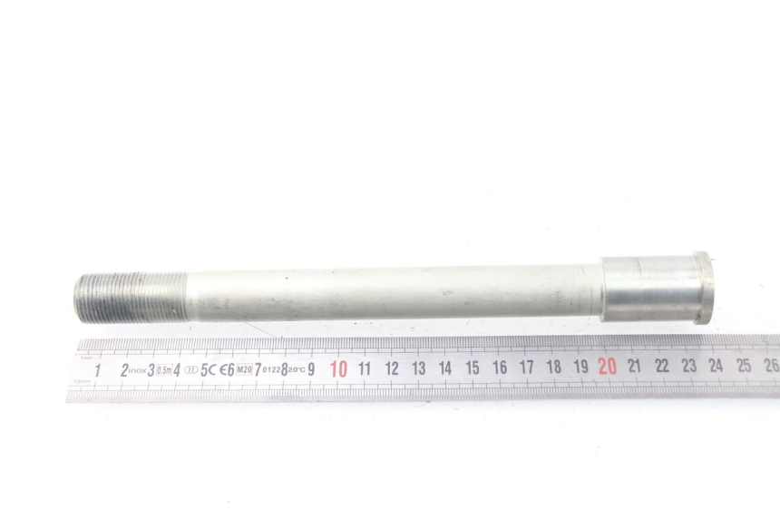 photo de EJE RUEDA DELANTERO KAWASAKI Z Z900 900 (2017 - 2019) - Zoom estado de uso