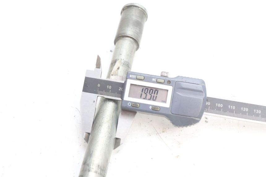 photo de EJE RUEDA DELANTERO KAWASAKI ZZR 600 (1995 - 2004) - Primer plano técnico